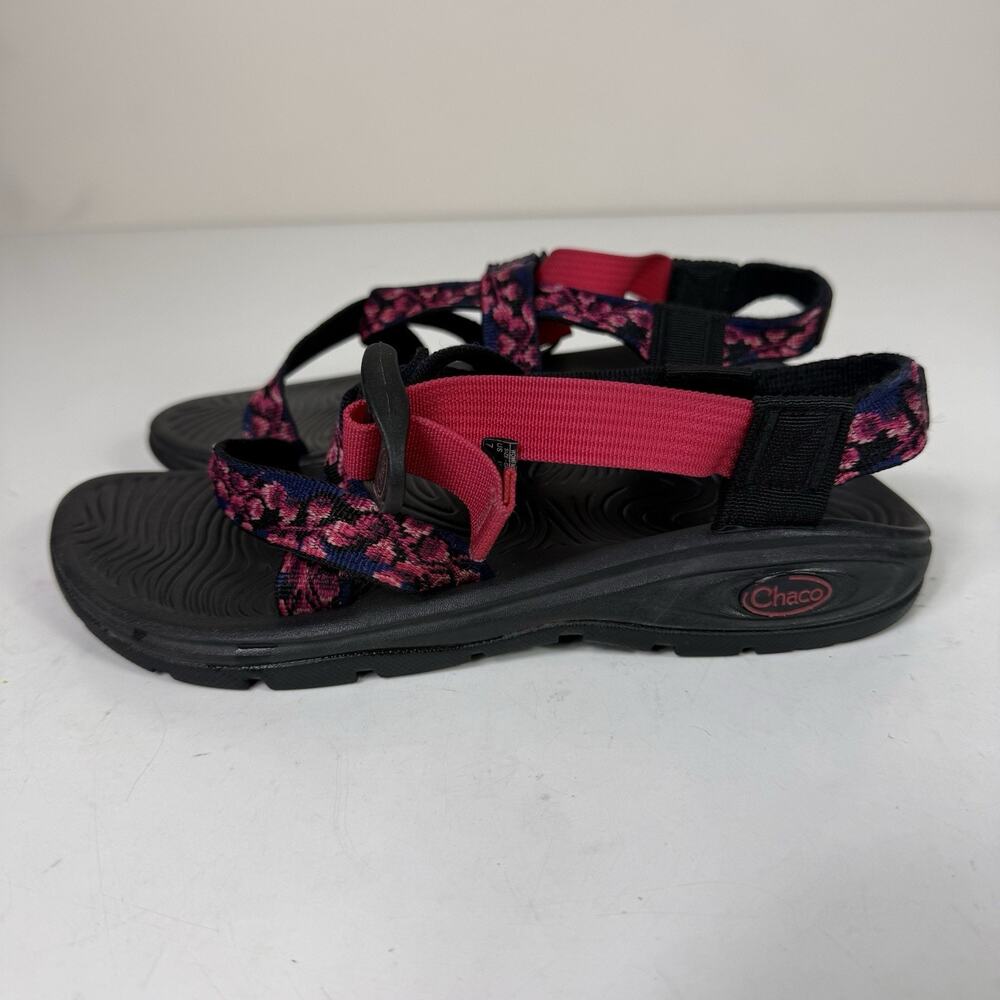 Chaco Women's Size 7 Sandals Floral Print Strappy Hiking Water Sport